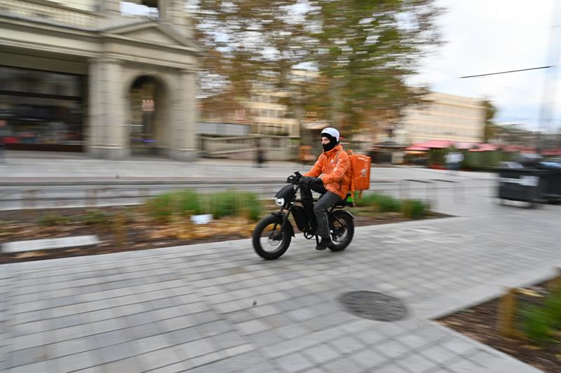 rower elektryczny poznań - Wojtek Wardejn - Radio Poznań