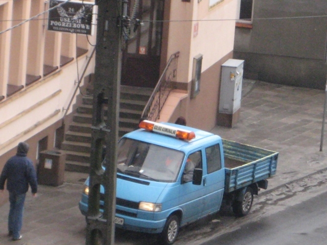 Parkowanie na chodniku - 23 lutego - Rafał Regulski