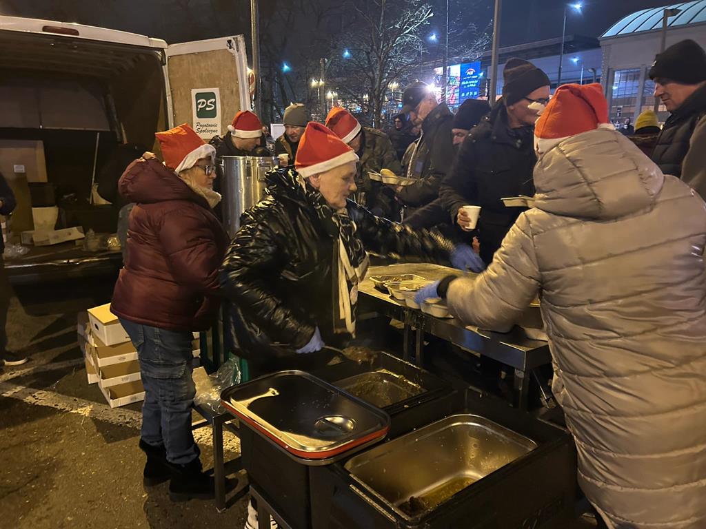 bezdomni spotkanie pogotowie społeczne - Szymon Majchrzak - Radio Poznań