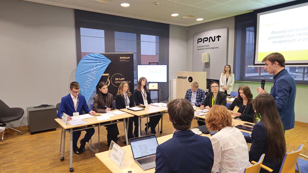 debata fotowoltaika szkoły  - Julian Kozanecki - Radio Poznań