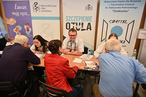 babcia dziadek urząd wojewódzki - Wojtek Wardejn - Radio Poznań