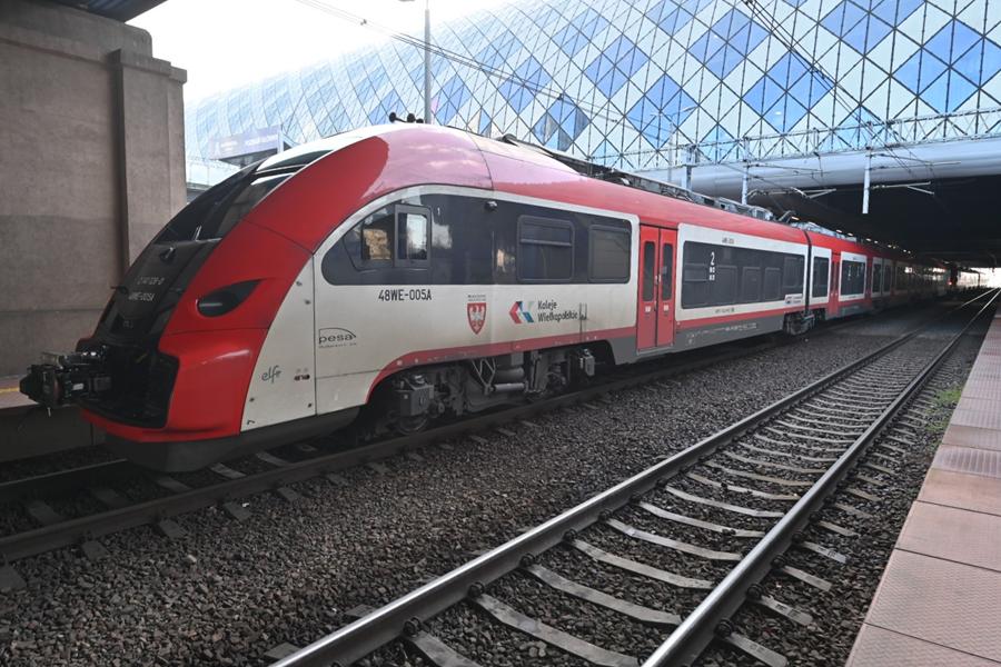pociąg poznań główny koleje wielkopolskie - Wojtek Wardejn - Radio Poznań