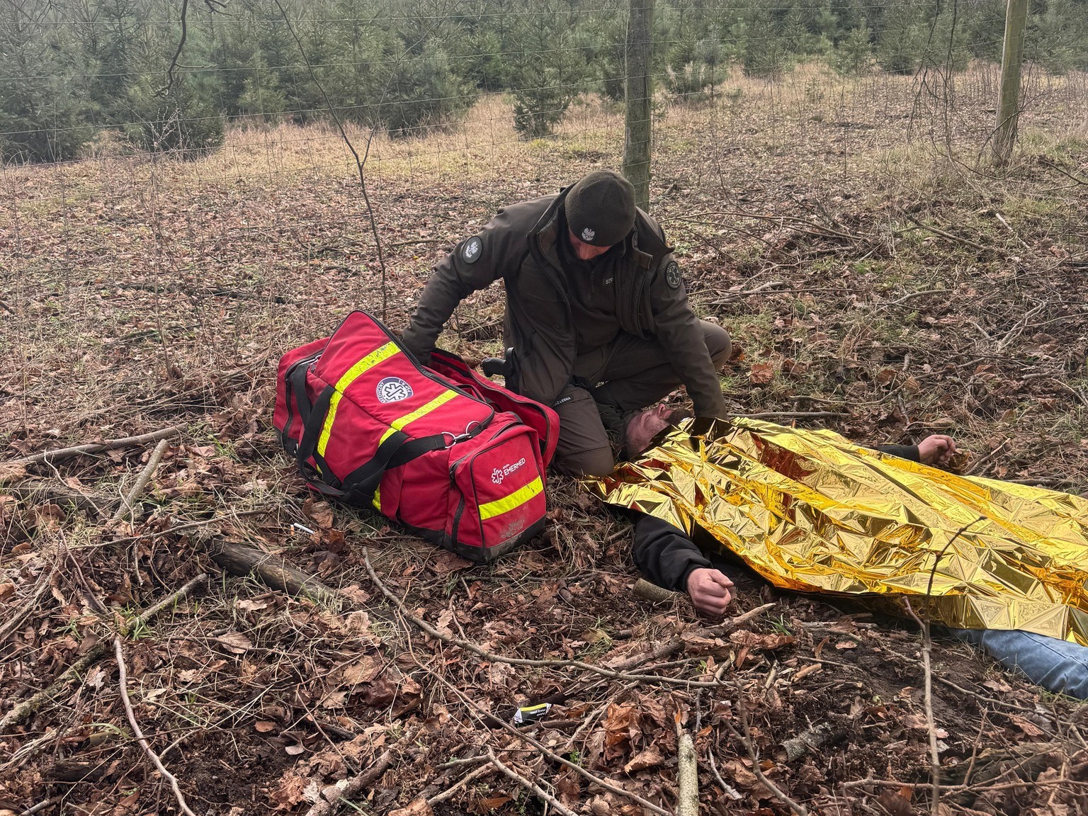 rowerzysta strażnik leśny - Regionalna Dyrekcja Lasów Państwowych w Poznaniu