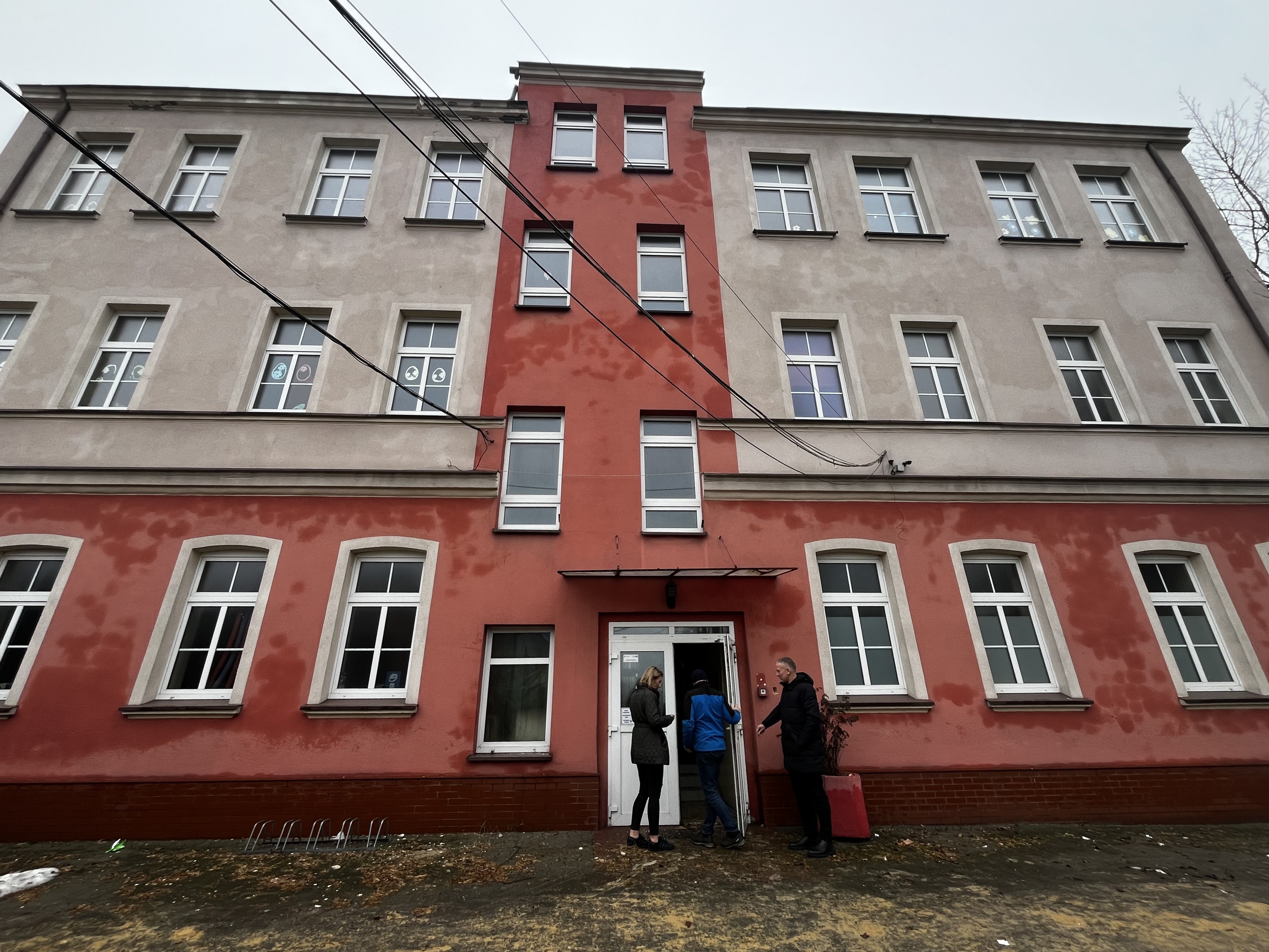 zalana szkoła ostrów - Mateusz Kurzaj - Radio Poznań