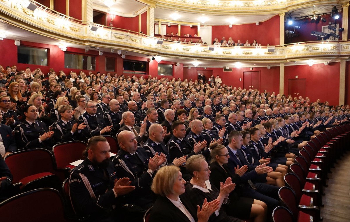 kobiety w policji  - wielkopolska.policja.gov.pl