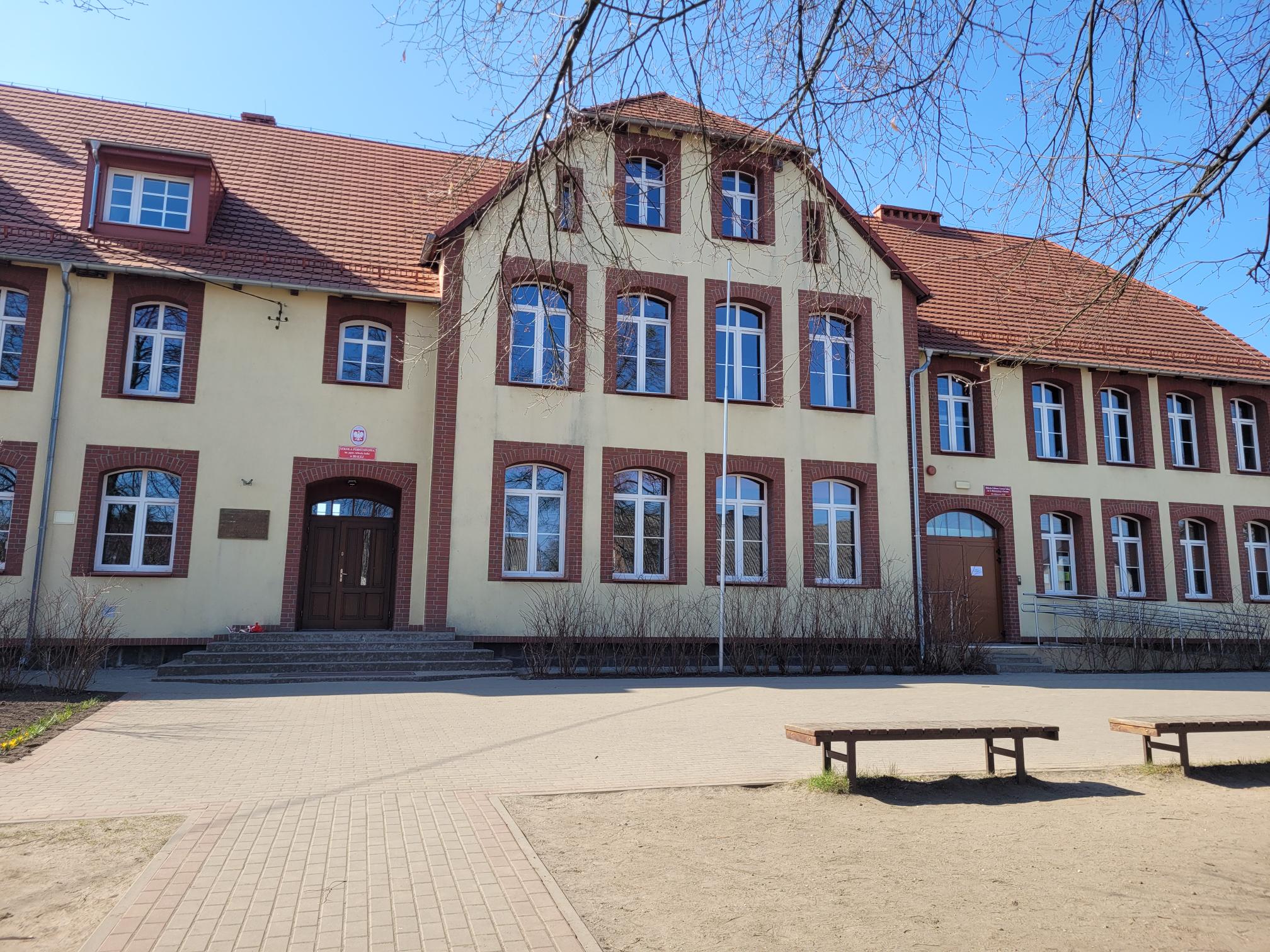 szkoła w białej trzcianka nowy patron - Marek Wolski