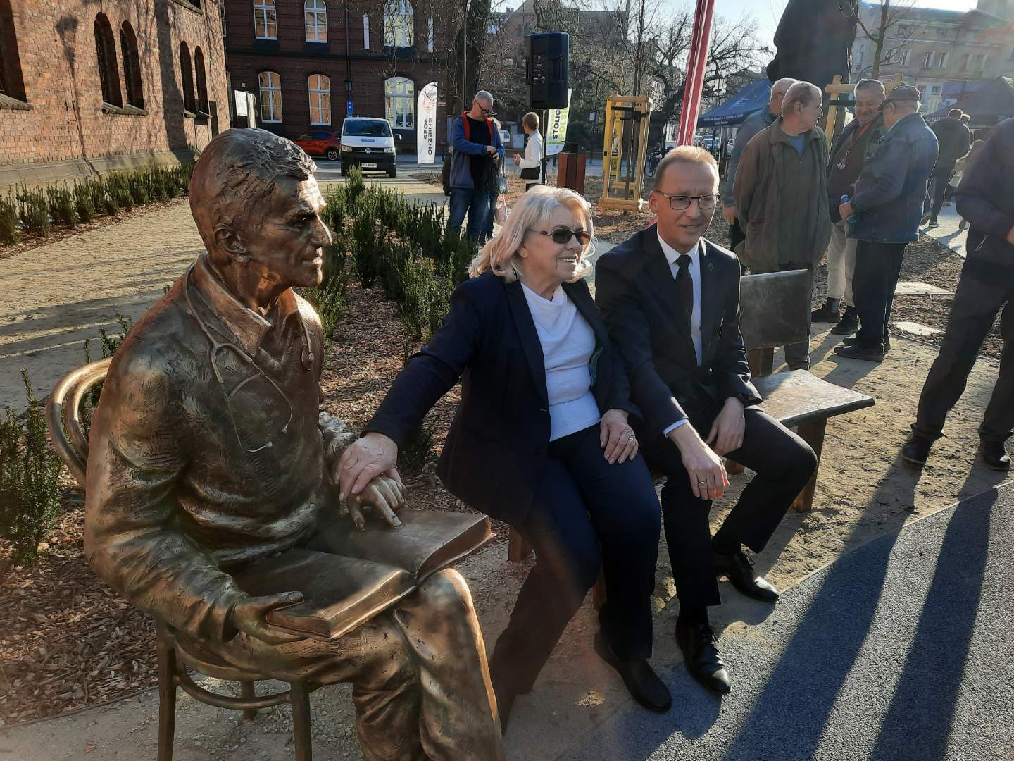 Ławeczka dr Fludra w Gnieźnie - Rafał Muniak