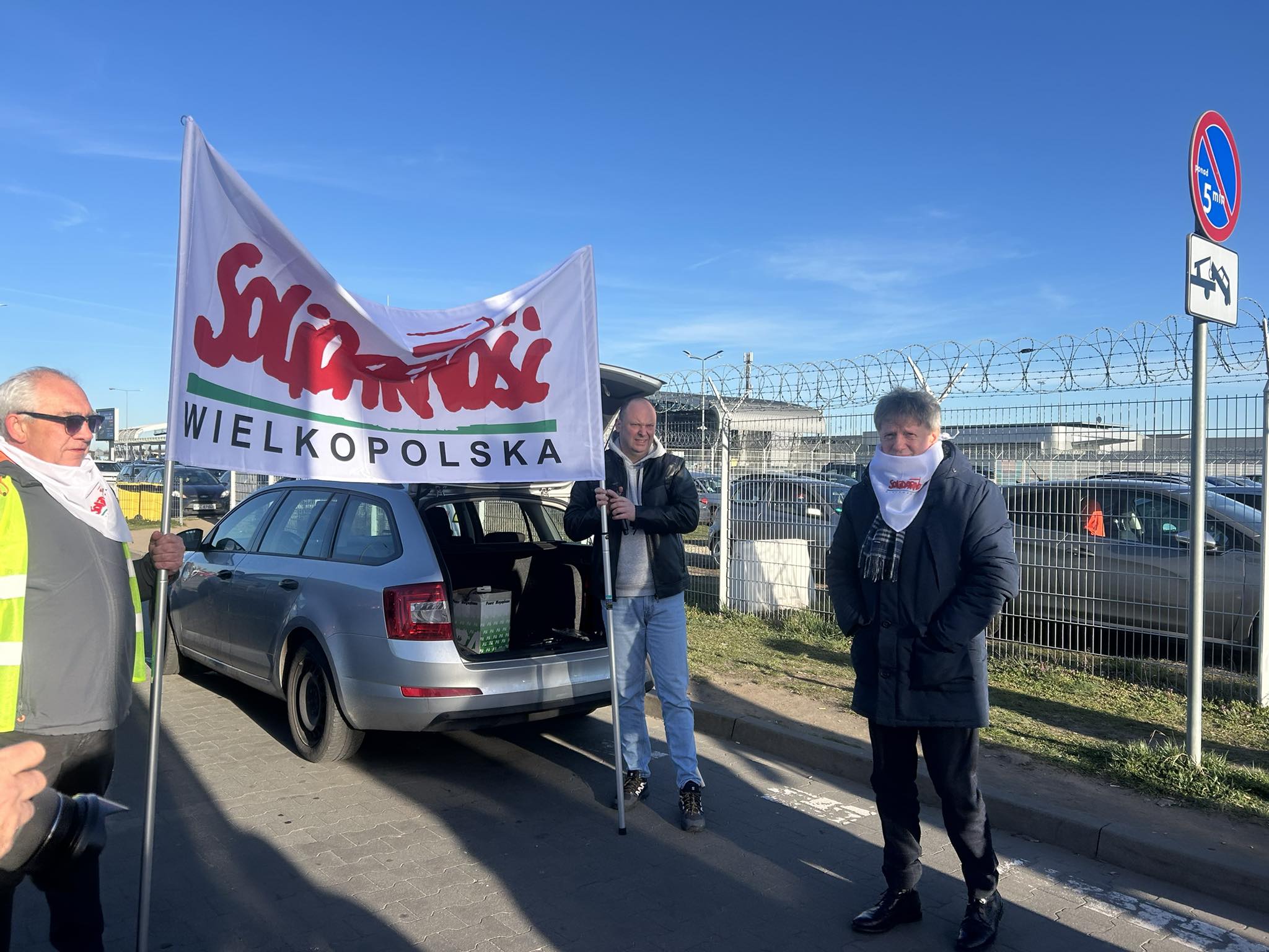 pikieta lotnisko - Szymon Majchrzak - Radio Poznań