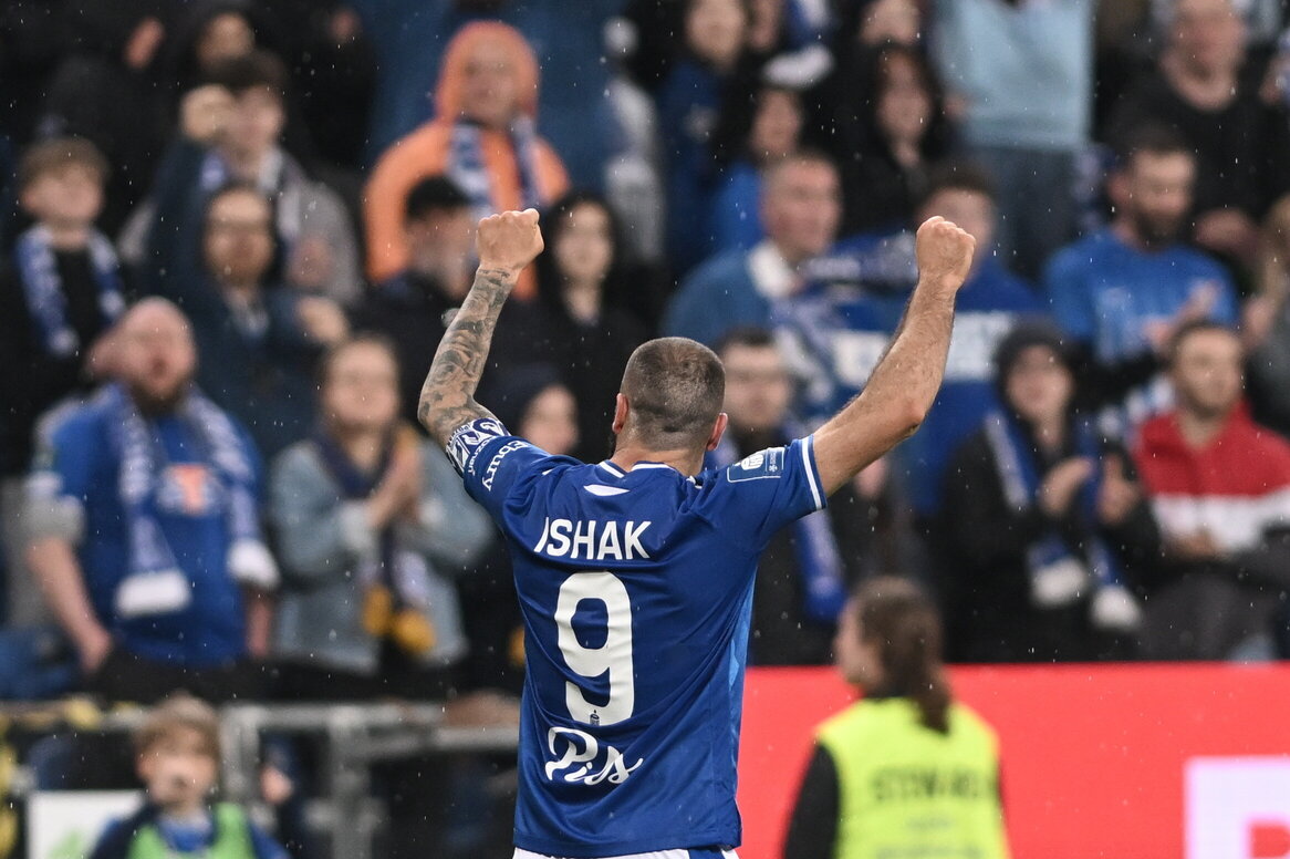 lech kolejorz mikael ishak - PAP/Jakub Kaczmarczyk