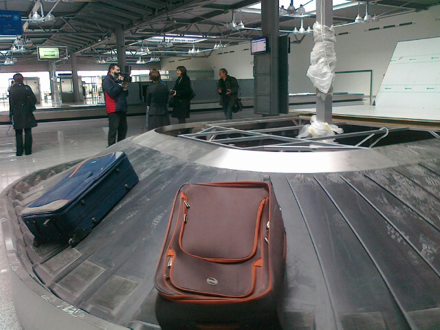 Terminal na Ławicy - bagaże - Wojciech Chmielewski