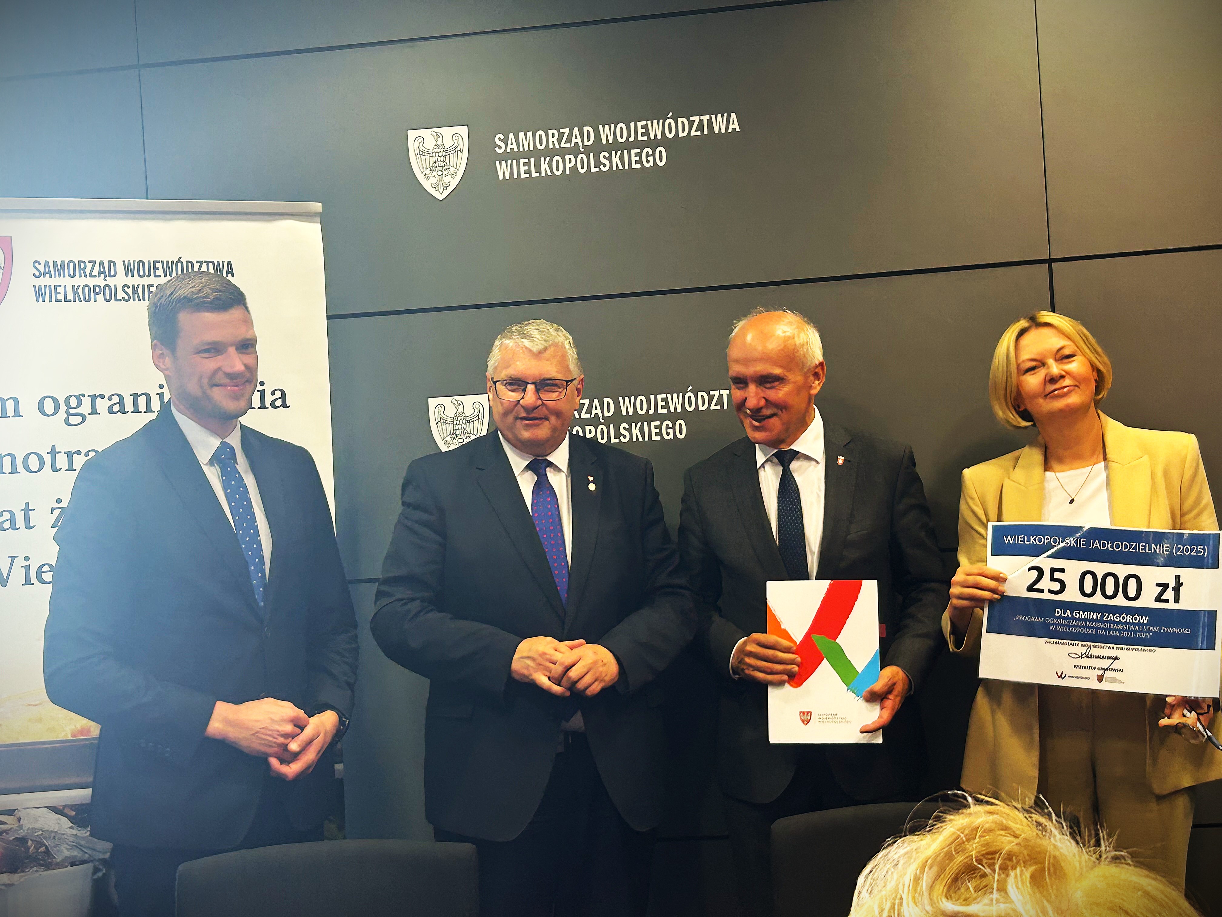 jadłodzielnie wielkopolska podpisanie umowy  - Szymon Majchrzak - Radio Poznań