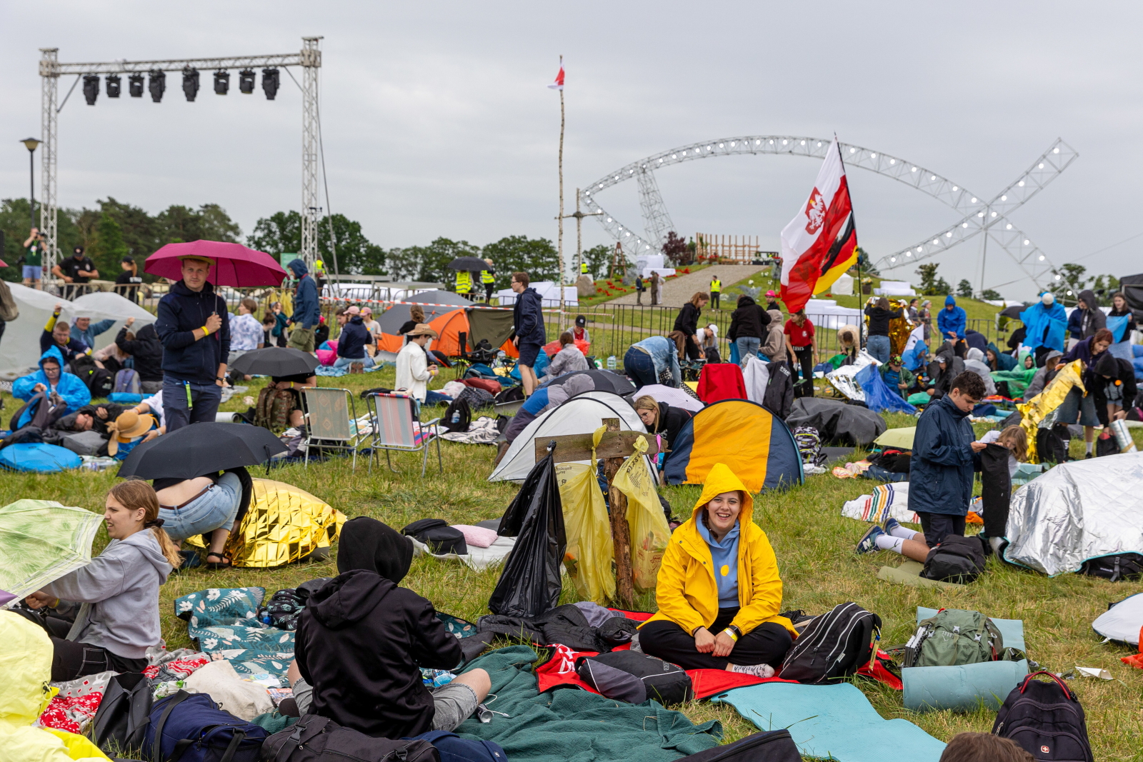 lednica 2025 deszcz - PAP/Paweł Jaskółka