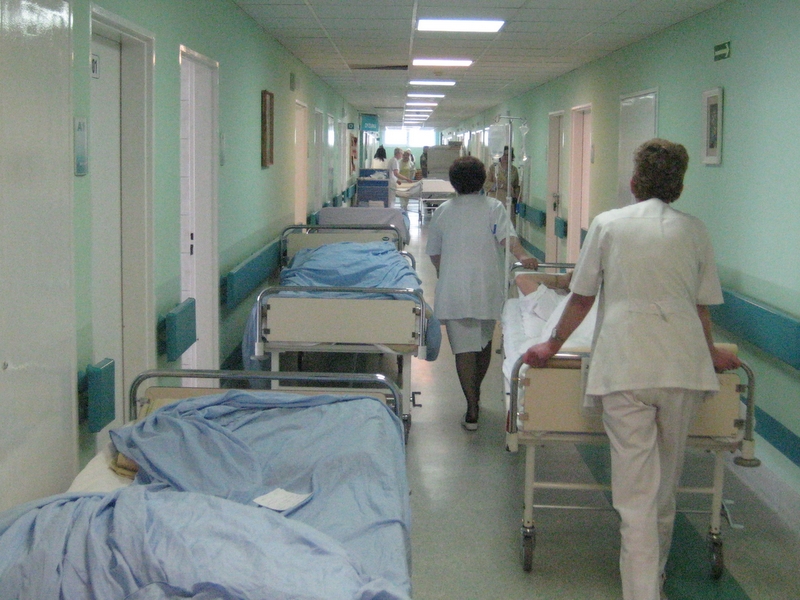 szpital, korytarz, alarm - Aleksandra Włodarczyk