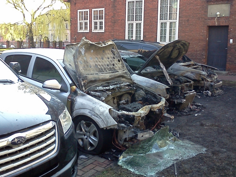 Spalone samochody - plebania - Adam Michalkiewicz