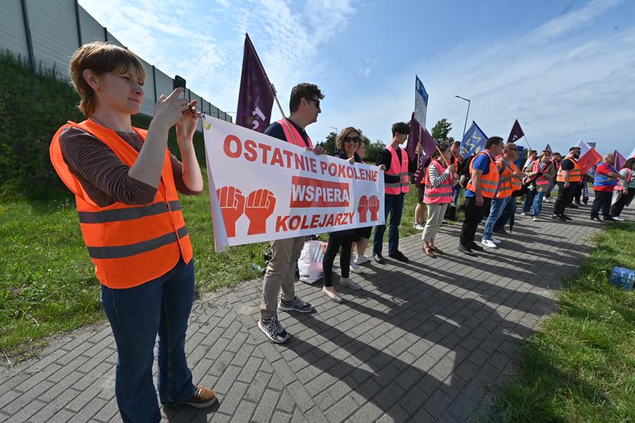 protest kolejarze pkp cargo - Wojtek Wardejn - Radio Poznań
