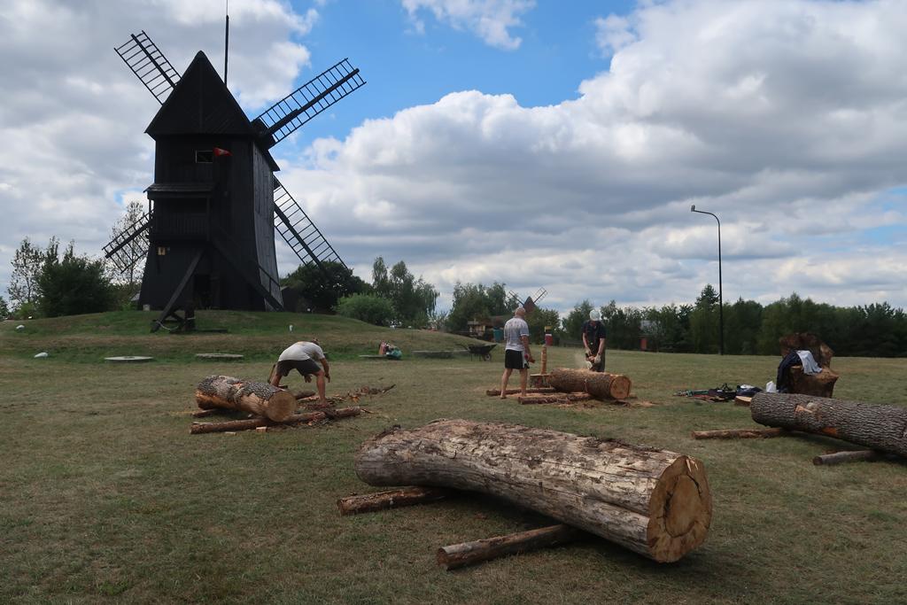 Muzeum Młynarstwa i Rolnictwa osieczna plener rzeźbiarski piękno ukryte w drewnie  - Bartłomiej Klupś - Radio Poznań