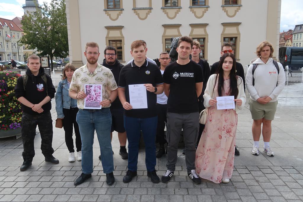 młodzież wszechpolska prostest ws. występu na festiwalu forma - Bartłomiej Klupś - Radio Poznań