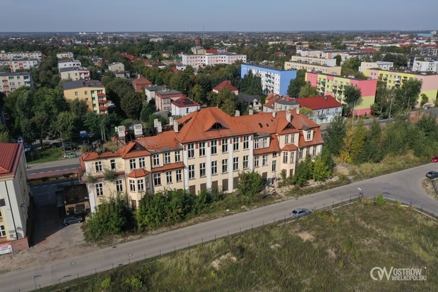 budynek dawnego Zarządu Fabryki Wagon kalisz - UM Ostrów Wielkopolski