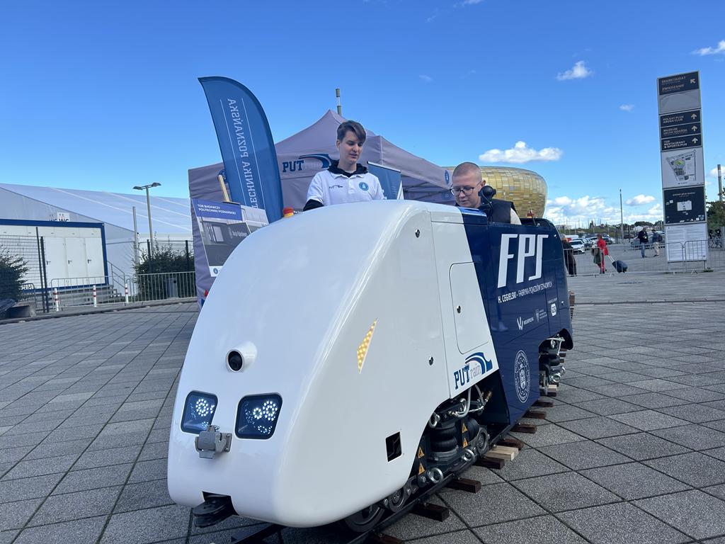 politechnika putrain lokomotywa polictechnika  pociąg - Szymon Majchrzak - Radio Poznań