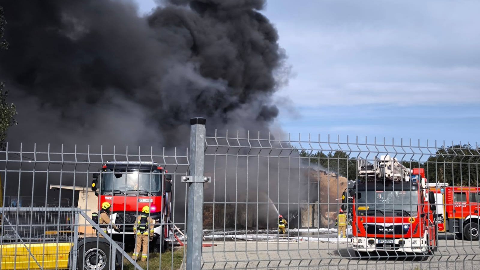 pożar hala pks międzychód  - Wieści Międzychodzkie