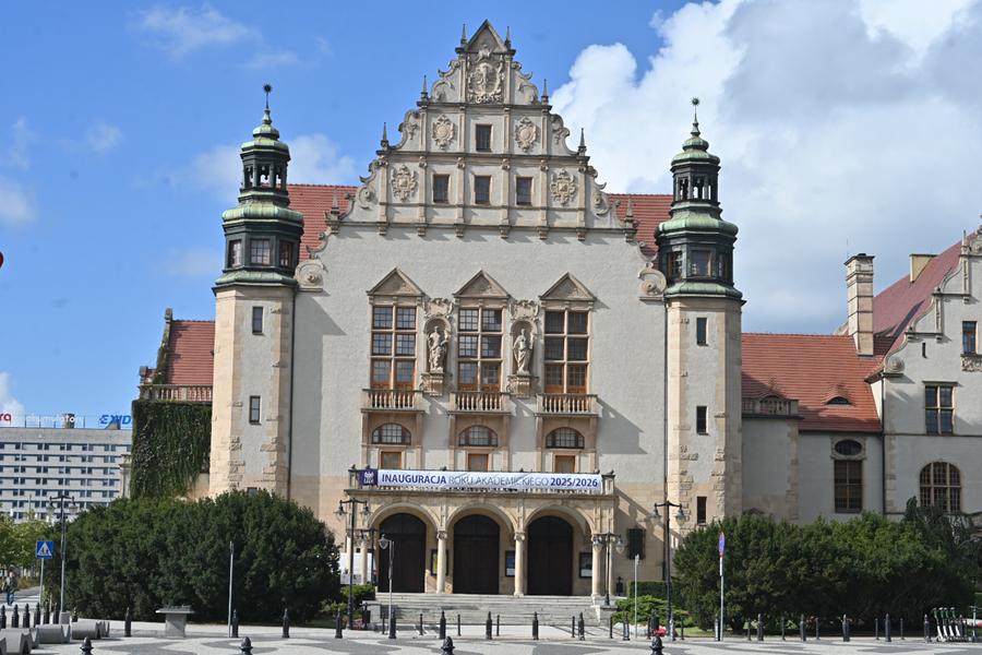 uniwersytet adama mickiewicza uam rekrutacja - Wojtek Wardejn - Radio Poznań