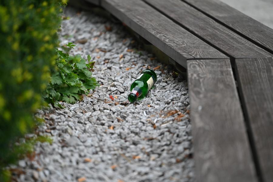 alkohol prohibicja butelka - Wojtek Wardejn - Radio Poznań