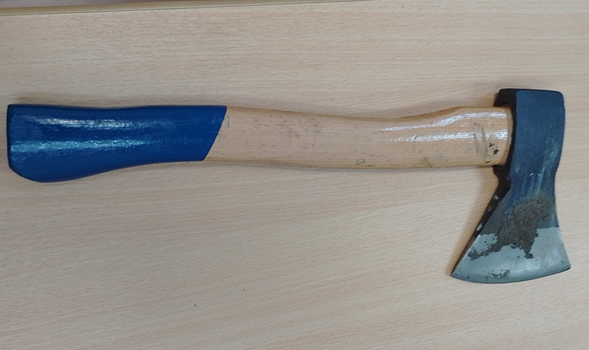 siekiera - Policja Ostrów Wielkopolski