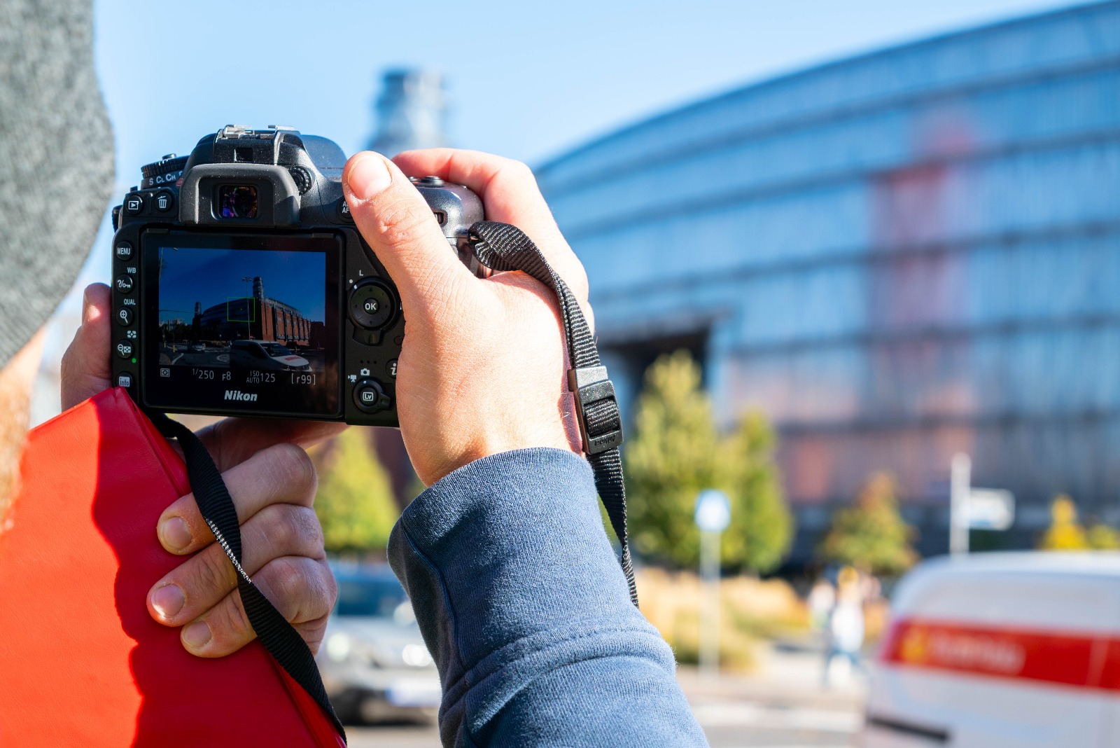 fotografują budynki terlan  - Terlan
