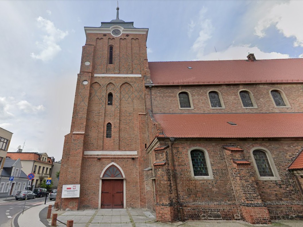 kościół farny września - Google Maps Street View