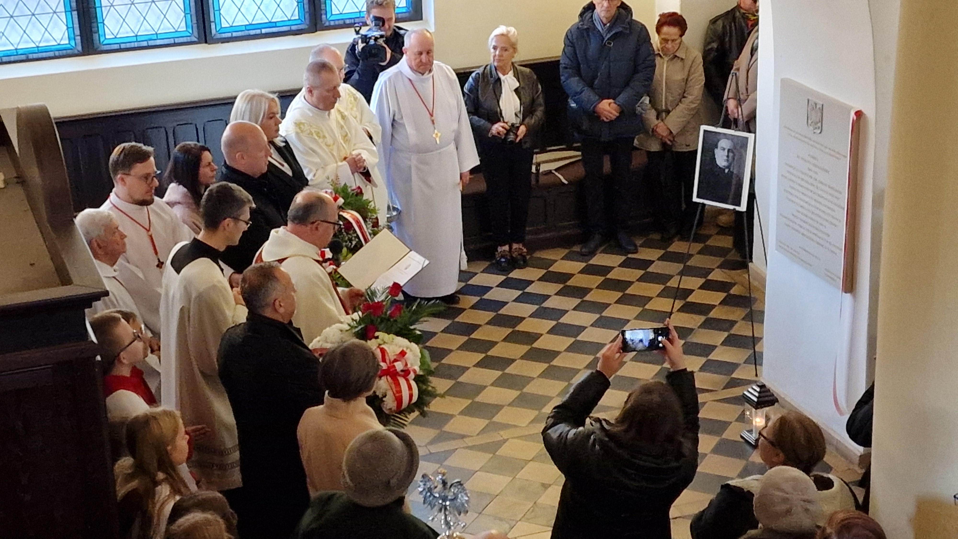 Ksiądz tablica - Grzegorz Ługawiak - Radio Poznań