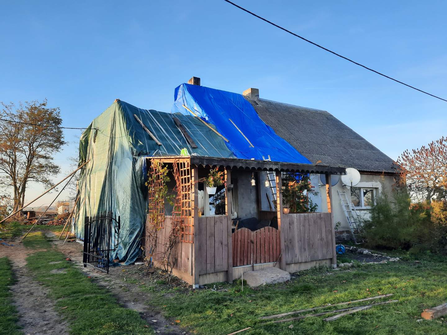 DOM BEZ DACHU WYDARTOWO - Rafał Muniak