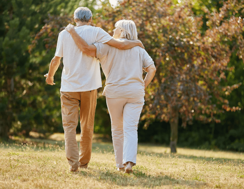 senior seniorzy babcia dziadek - Canva