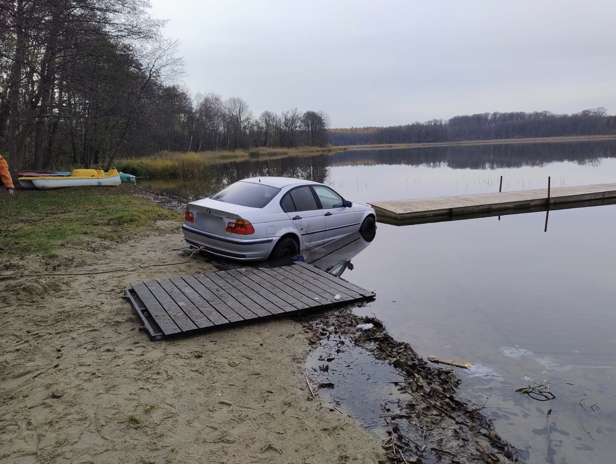 bmw w wodzie potrzanowo - KPP Wągrowiec