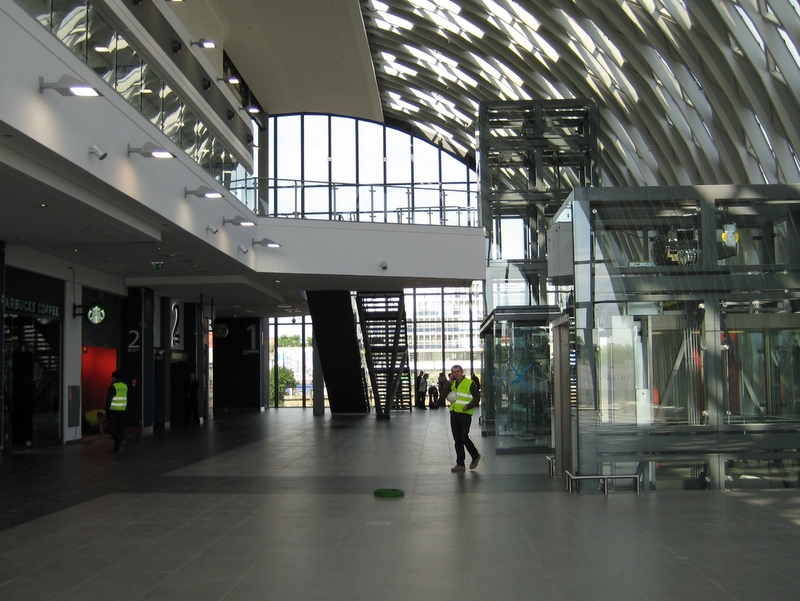 Donald Tusk - dworzec główny - Adam Michalkiewicz