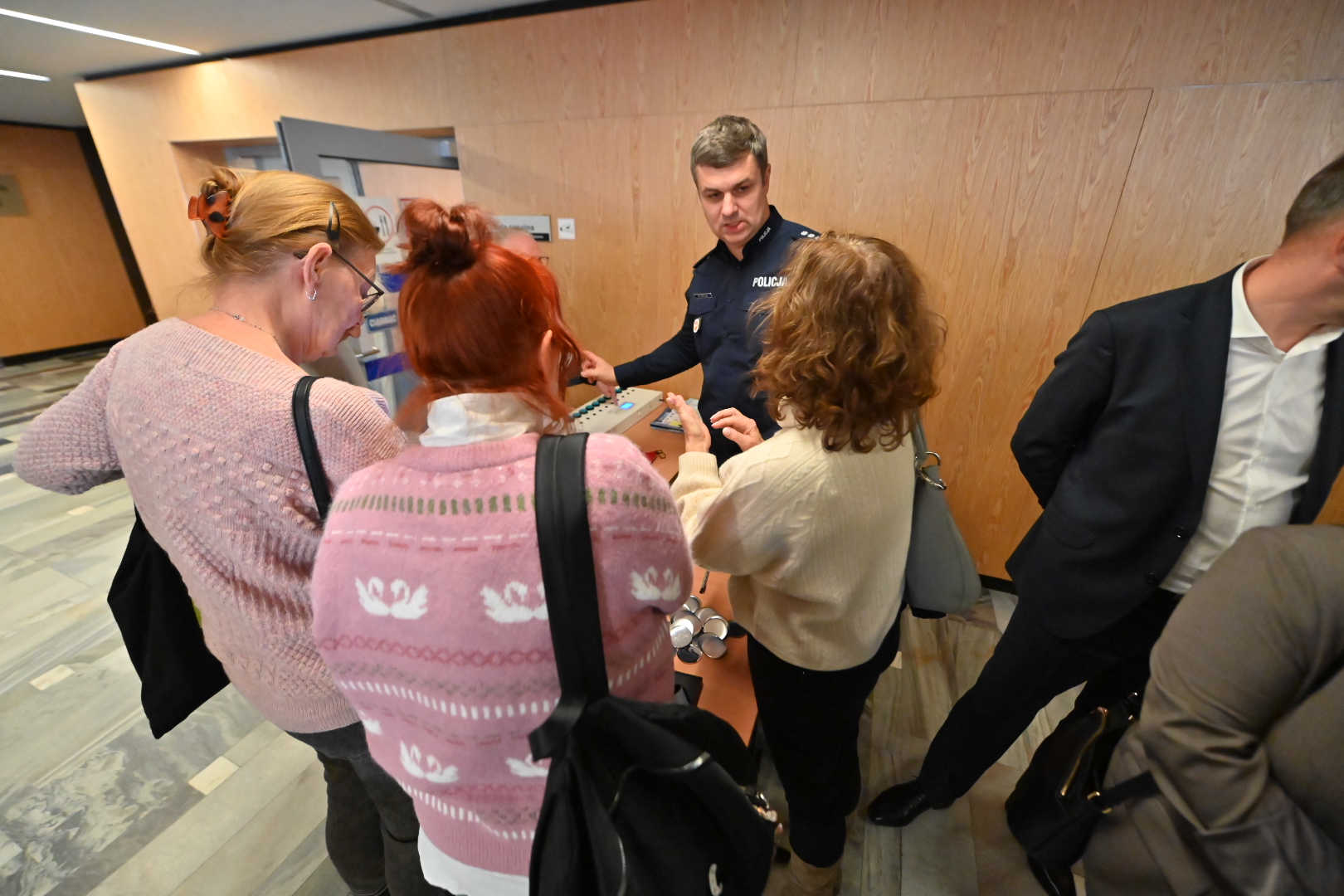 Seniorzy oszuści - Wojtek Wardejn - Radio Poznań