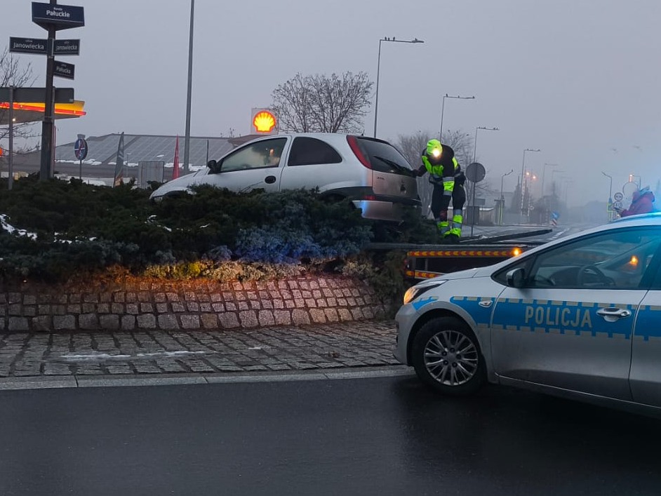 auto na rondzie - Policja Wągrowiec
