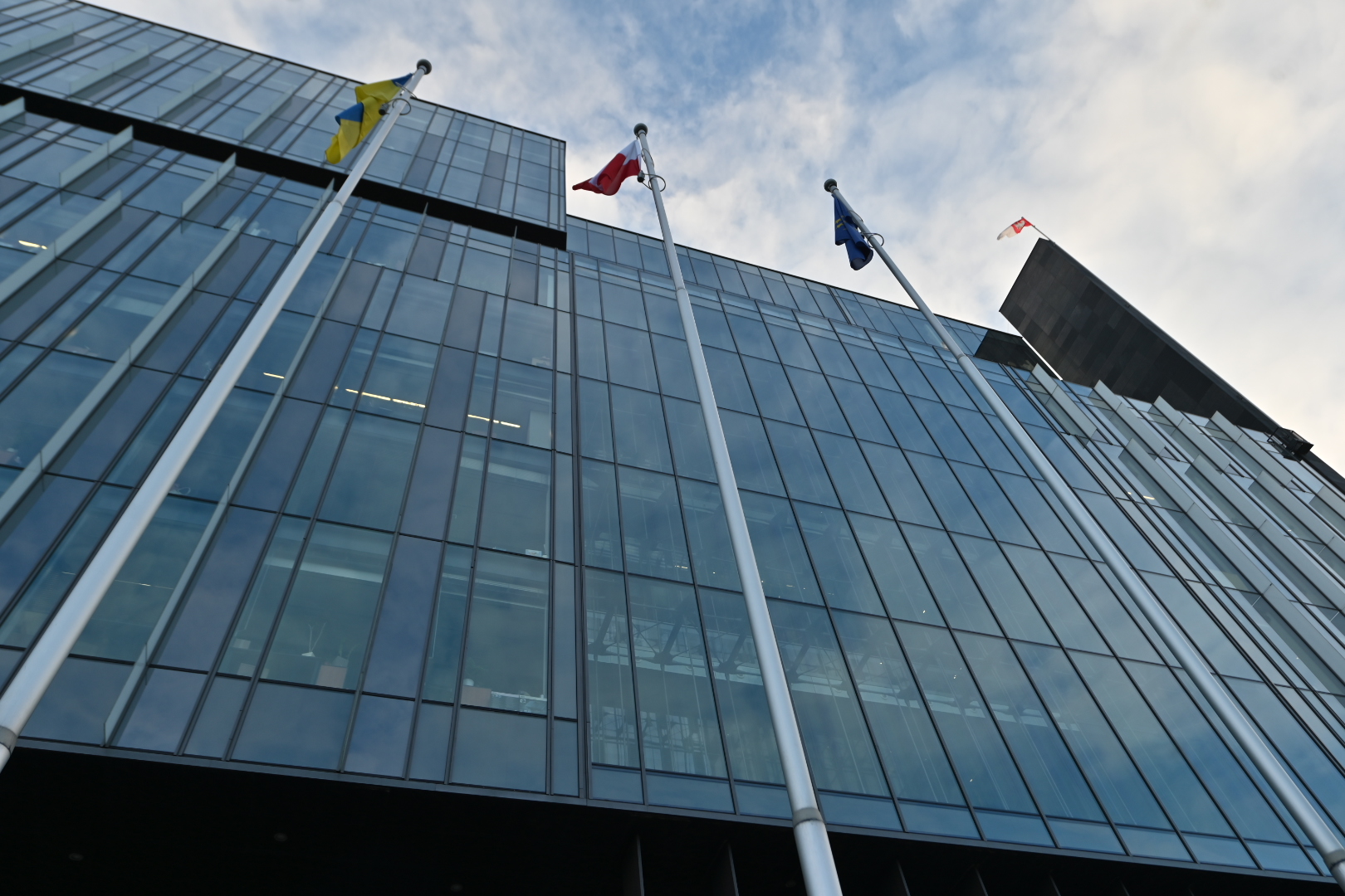 flagi urząd marszałkowski - Wojtek Wardejn  - Radio Poznań