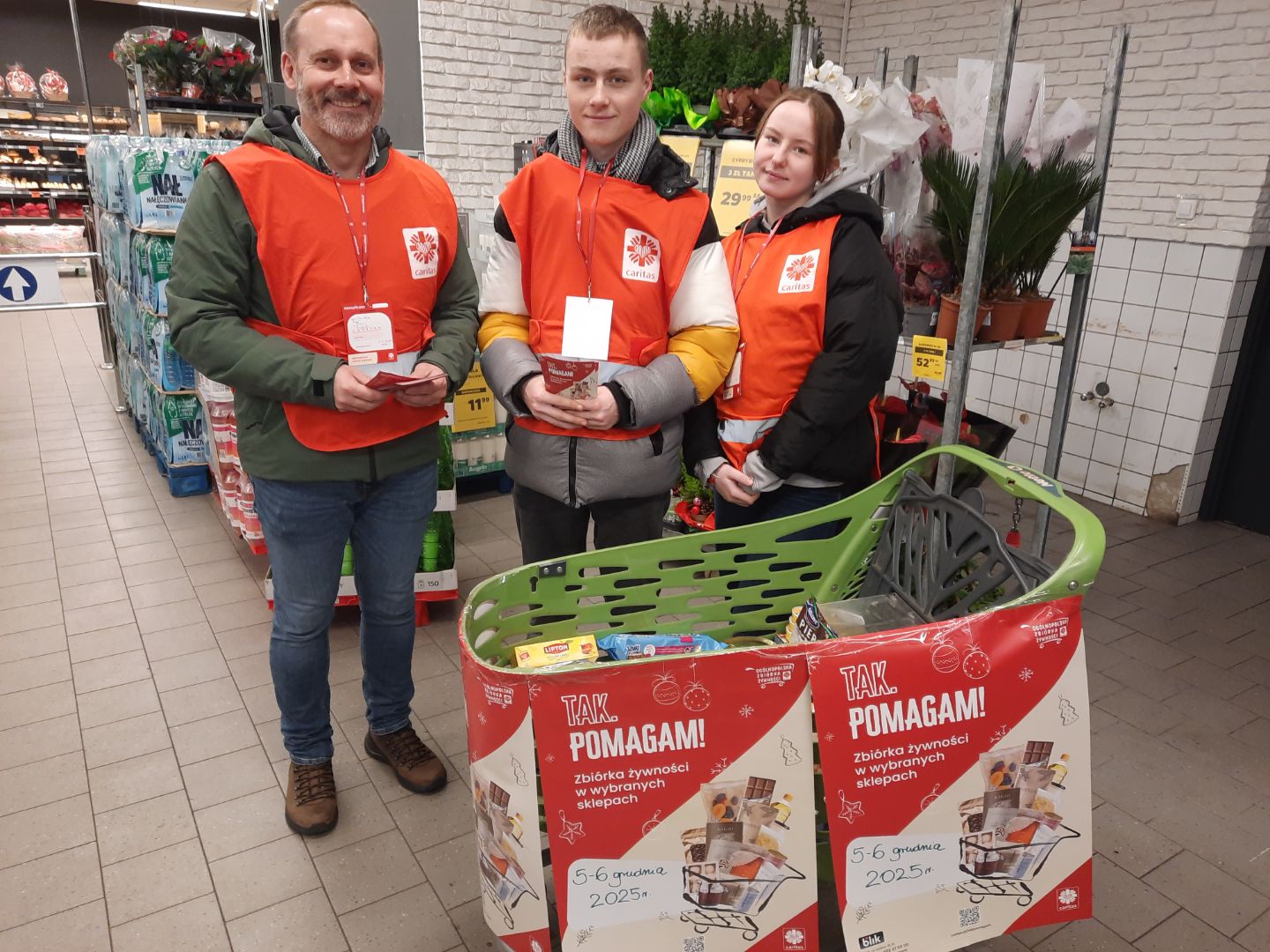 zbiórka żywności caritas gniezno - Rafał Muniak