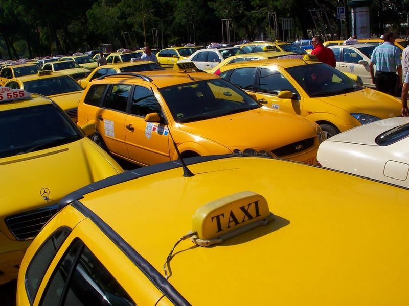 Tirana - taksówki - Szymon Mazur