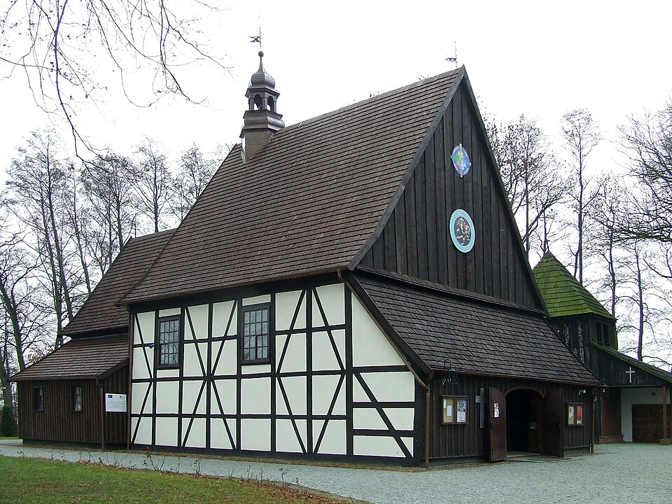 Kościół Golina - Maciejw/wikipedia - CC BY-SA 4.0