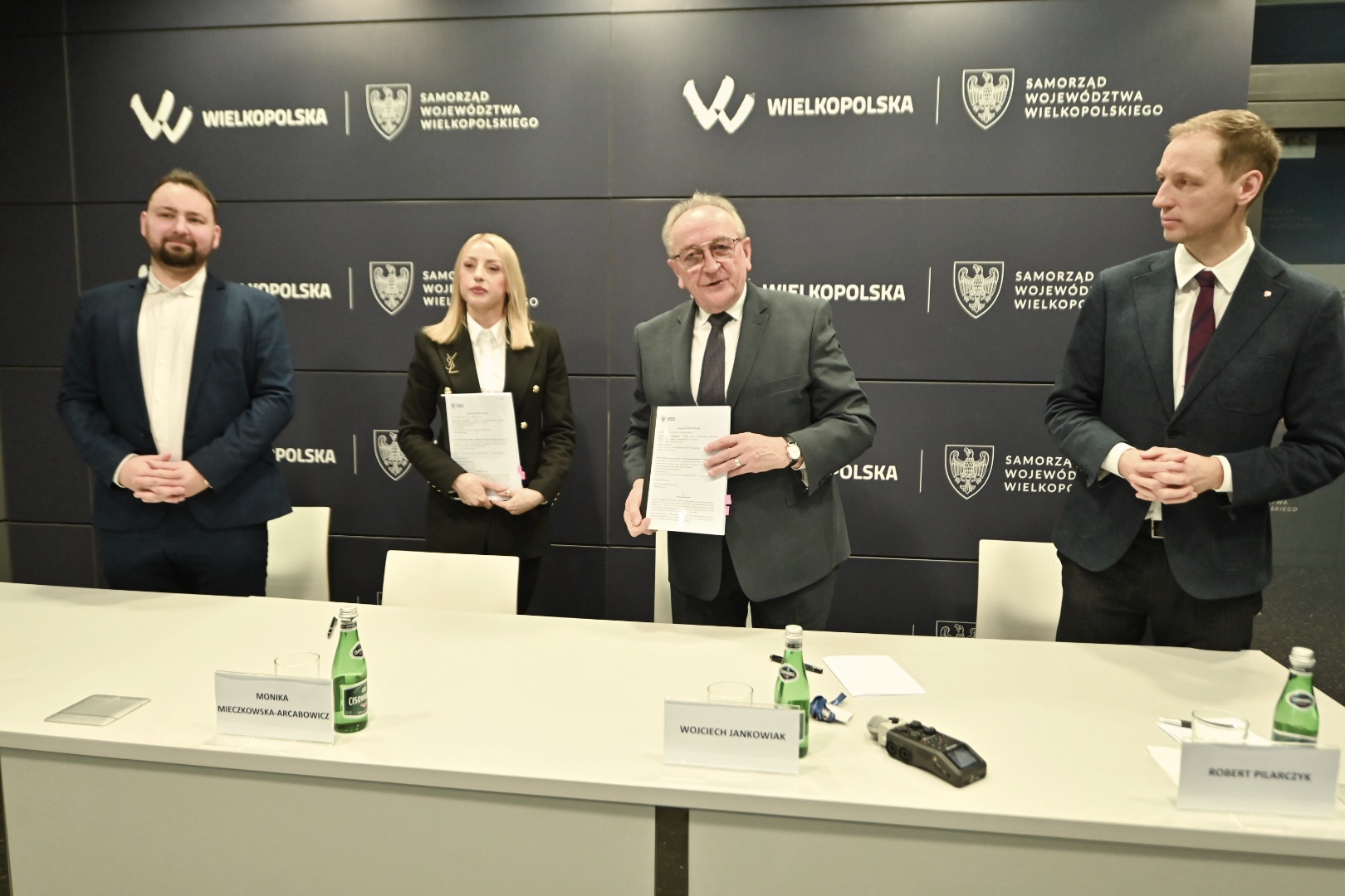 umowa na lifting pociągów poznań - Wojtek Wardejn  - Radio Poznań