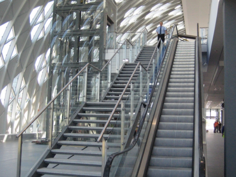 Dworzec - dzień przed otwarciem - Adam Michalkiewicz