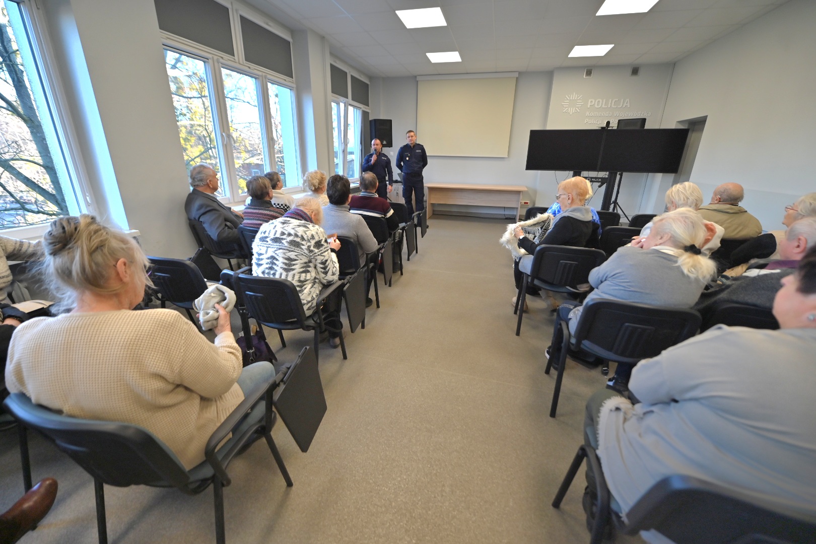 dzień babci na policji - Wojtek Wardejn - Radio Poznań