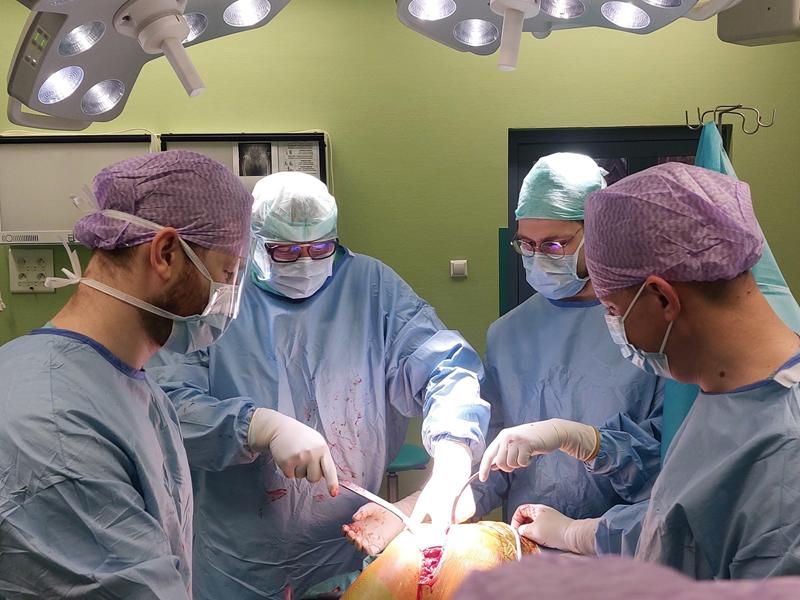 ceramiczny staw biodrowy - Facebook Ortopedyczno-Rehabilitacyjny Szpital Kliniczny im. W. Degi UM w Poznaniu