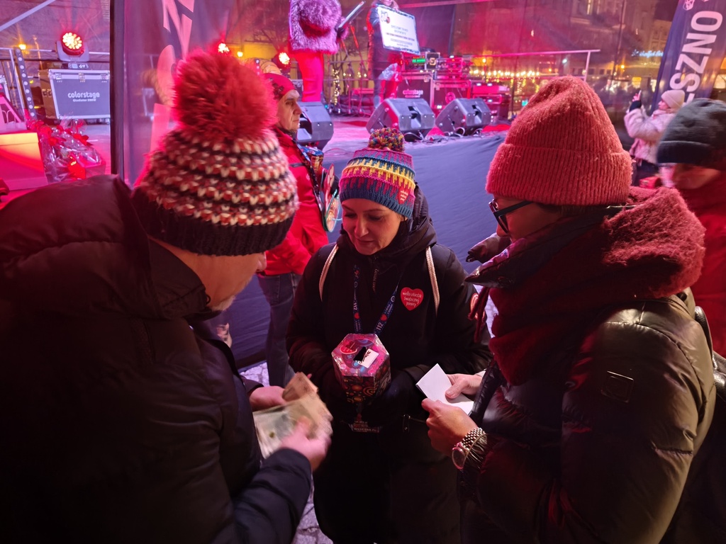 wośp na rynku w lesznie - Bartłomiej Klupś - Radio Poznań