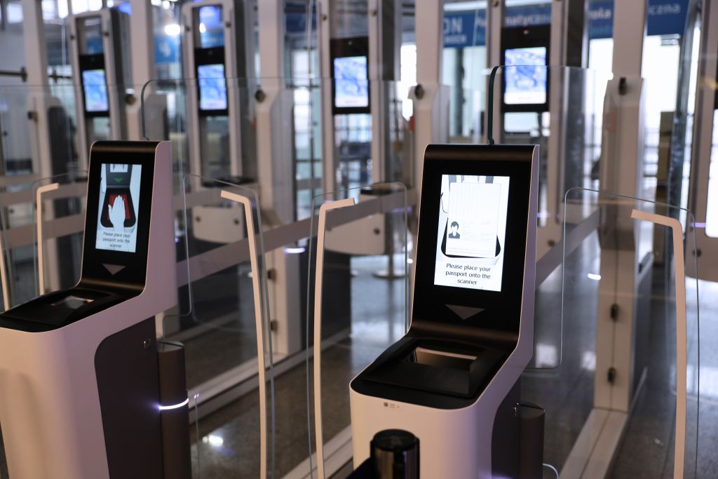 nowe bramki ławica lotnisko ławica - WUW