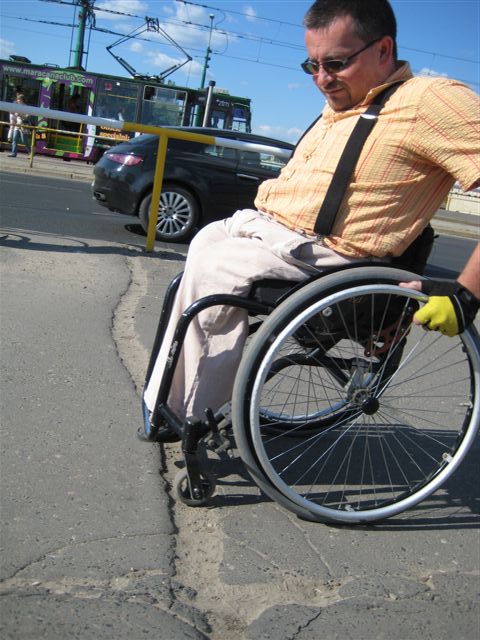 niepelnosprawny_sprawdza_euro7