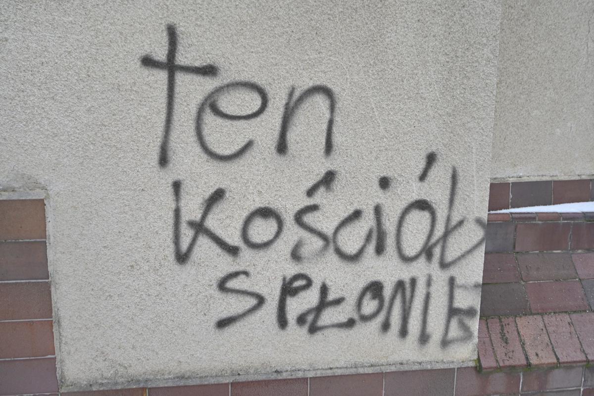 kościół na żegrzu wandale - Wojtek Wardejn - Radio Poznań