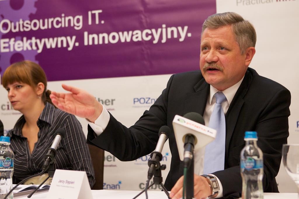 pap_20101013_0HX (Copy) - Łukasz Ogrodowczyk - PAP