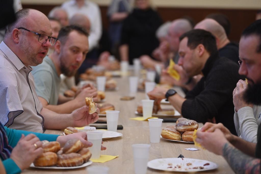 pączki zawody w jedzeniu - Wojtek Wardejn - Radio Poznań